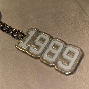 Taylor Swift official 1989 Keychain